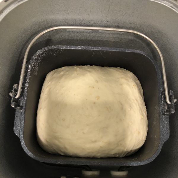 「主麵團」
將麵團蓋上保鮮膜，置於室溫發酵50分鐘，麵團成兩倍大。