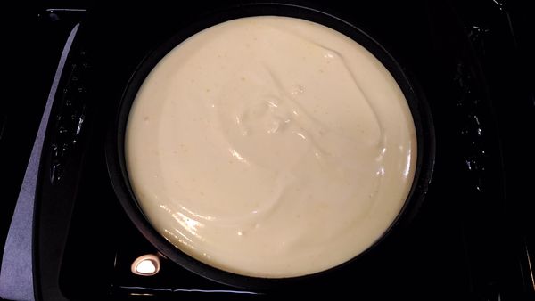 用水浴法烘烤蛋糕, 
150°c / 300°f 烘烤15分鐘
然後140°c / 275°f 烘烤50-55分鐘
或直到頂部呈金黃色