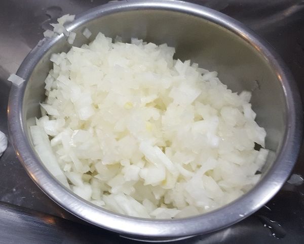 大蒜, 洋蔥切末備用