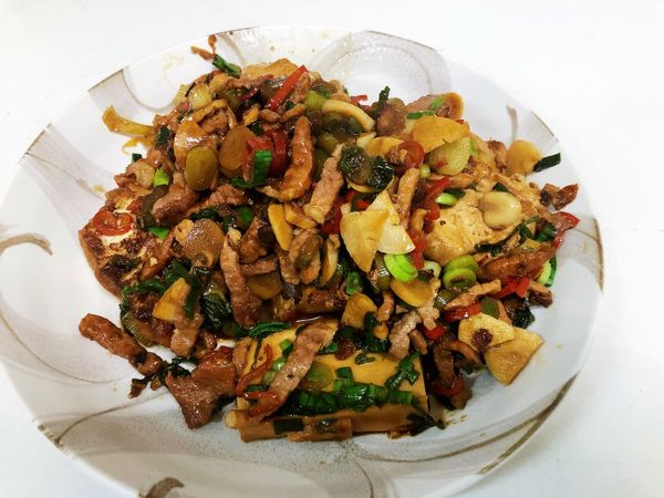 起鍋後嗆入少許香油，即告完成。