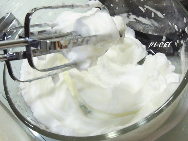 打發成角狀的發泡程度