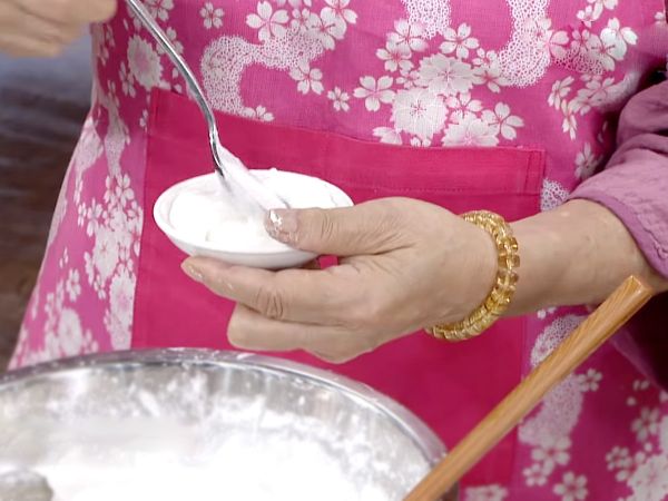 放入適量的樹薯糊