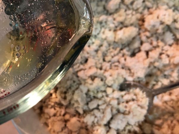 加入熱水混合均勻