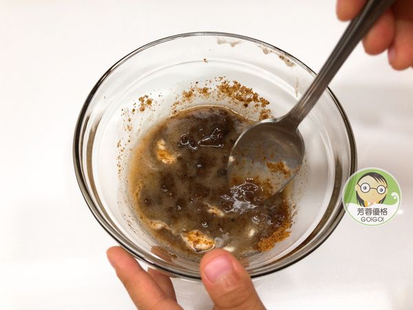 融化奶油加黑糖拌勻