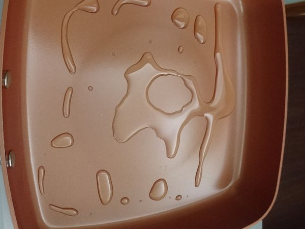 起一油鍋來煎魚。