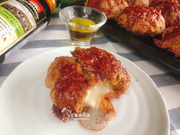 熱熱吃一扒開乳酪牽絲好療癒啊