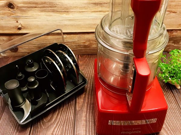 這次用法國廚房小超跑magimix食物處理機來做這道料理。