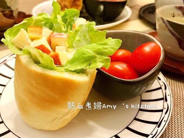 口袋餅夾美生菜再夾上這個蔬果馬鈴薯泥，真的很好吃😋
夏天就是要這樣吃，清爽可口沒負擔。
