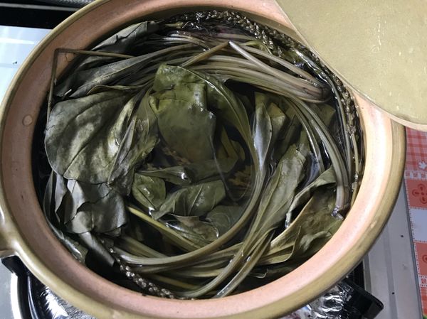 大火水滾後轉小水，煲半個小時後加入片糖就可以了