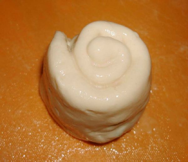 捲成1個鍋牛狀...