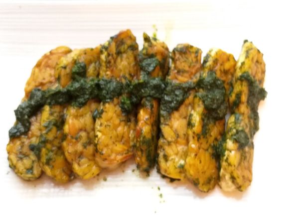 天貝退冰切片煎香香
香椿醬拌一點蔭油
即可上菜