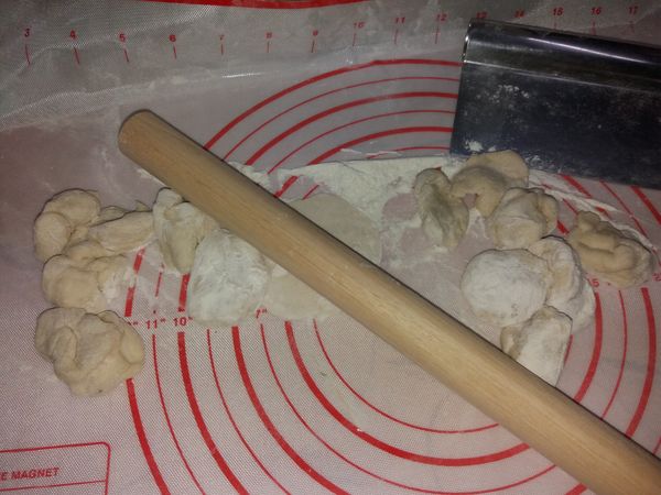 外面餃子皮能買現作的或是自己手桿