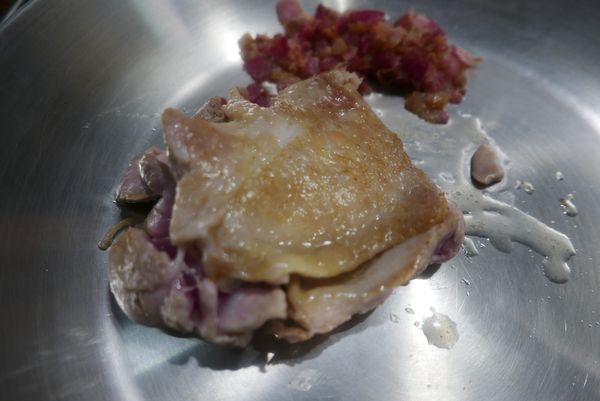 一樣放在平底鍋上待用