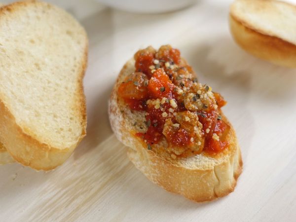 平常最喜歡搭配烤酥的麵包一起吃😍，完全就是百搭。