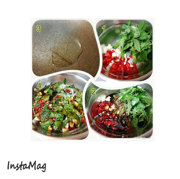 醬料調味順序：
1.將九層塔、辣椒、蒜切末切細倒入一個調味用餐具
2.加入醬油、醬油膏、白醋（烏醋也可）、香油、鹽、雞粉
3.用一個空鍋開火熱油（食用油皆可）我用的是葡萄籽油，微熱一下油溫不要太高
4.將熱好的油倒入調味餐具內拌勻
拌勻後就可淋到蒸好的茄子上