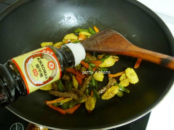 再加上［調味料］，至熟即盛盤，備用。