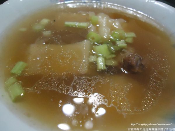 步驟10起鍋後 加入香菜末或芹菜末即可