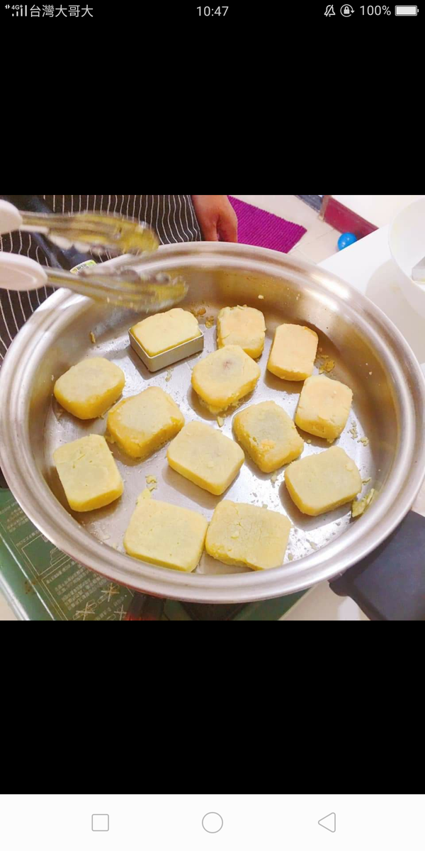 沒有模具也可以直接烤，兩面金黃色就能上桌囉