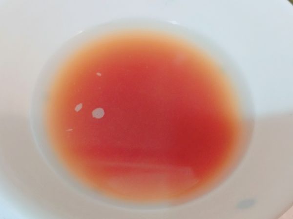 準備調味醬料：高湯150cc、清酒、醬油、糖、黑醋