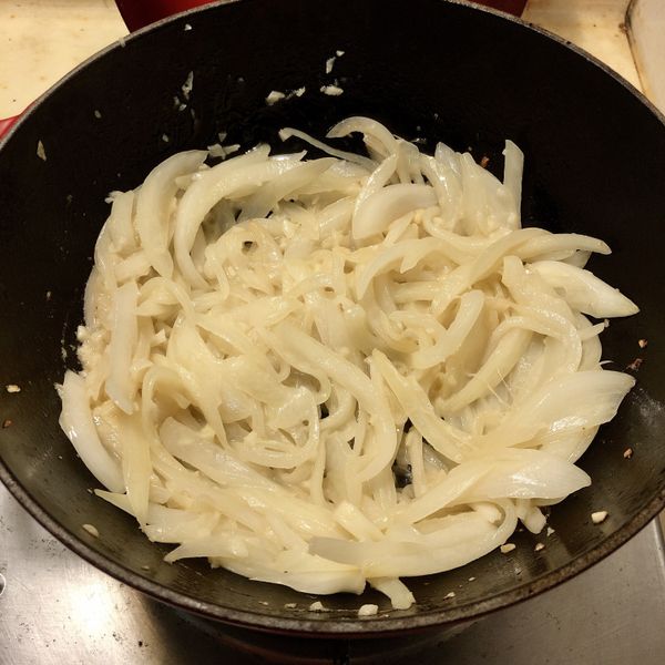 炒到透明色，一定要炒到透明，這樣才會很甜