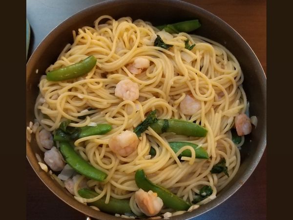 關火之後再加入剩下1/3的大蒜拌勻，最後再淋一匙橄欖油即可。

*這樣蒜味才夠濃郁！😍