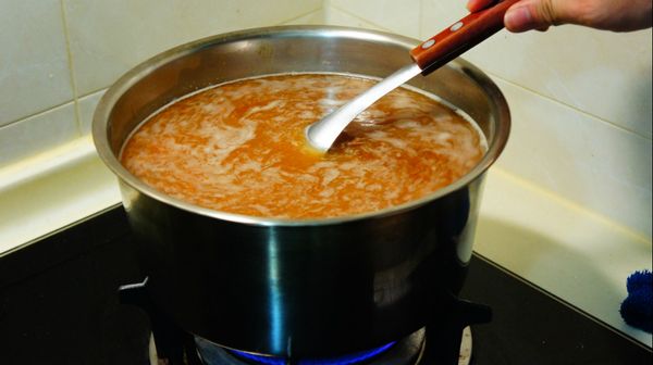 此時開小火攪拌