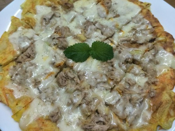 呈盤分贓 

原則上直徑25公分的鍋子可以煎兩片