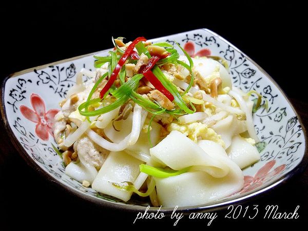 上桌前灑上花生碎，開動囉^o^~