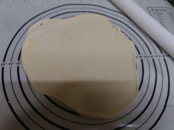 桿開麵團。