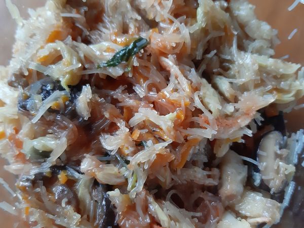 完成，隨意加入辣椒醬。