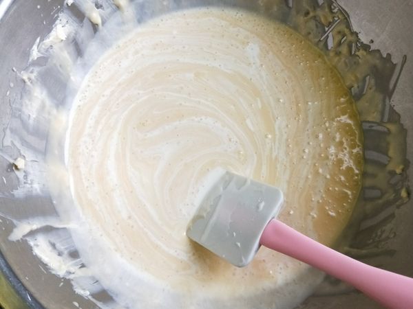 鮮奶油加入打勻