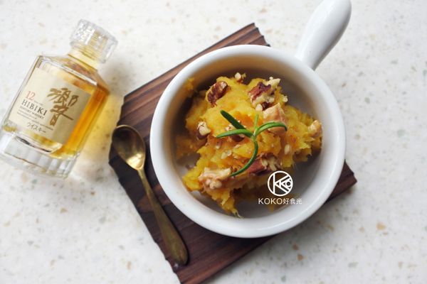 ｜同場加映，地瓜料理｜
🍠地瓜喝醉了（威士忌地瓜泥）🍠
・五分鐘，讓超商地瓜擁有主廚級風味
・連開火都不用，沒廚房雅房族也能做
・酒香配地瓜，口口驚艷完全停不下來
・是配菜也是甜點，單吃配肉都很好吃
👩‍🍳一起試試看吧：https://icook.tw/recipes/273908