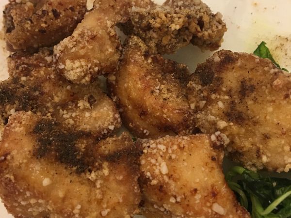 肉有醃過直接吃就夠味，灑上少許胡椒粉或鹹酥雞粉多一味😋