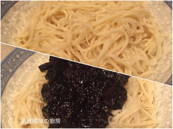 麵條分別盛裝碗裡。