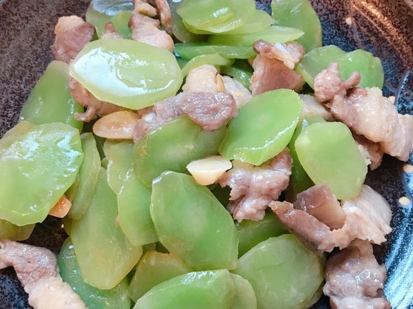 加點水慢慢悶煮就可以囉🌺
一點點軟軟脆脆最剛好吃哦😋