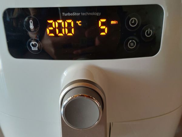 氣炸鍋，可以先預熱200度/5分鐘