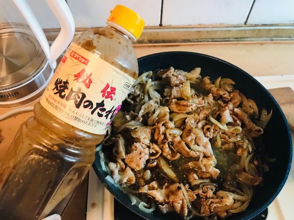 炒熟後加入秘傳醬汁