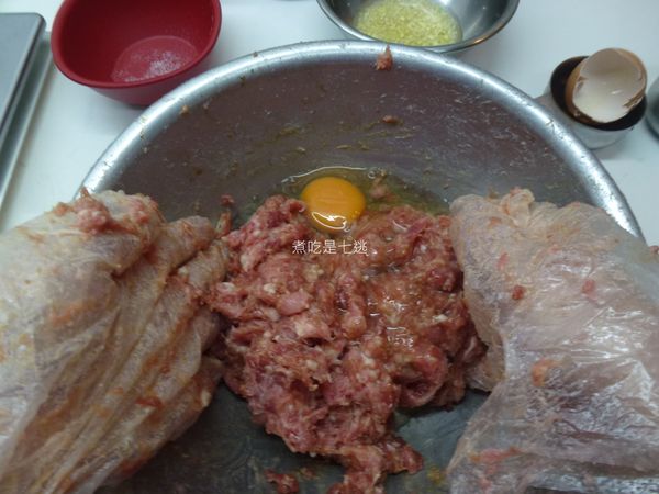 加入雞蛋拌勻