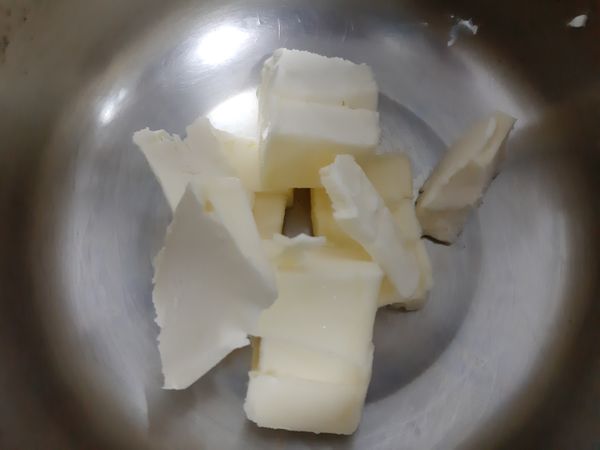 奶油室溫放軟，拌勻（無塊狀）