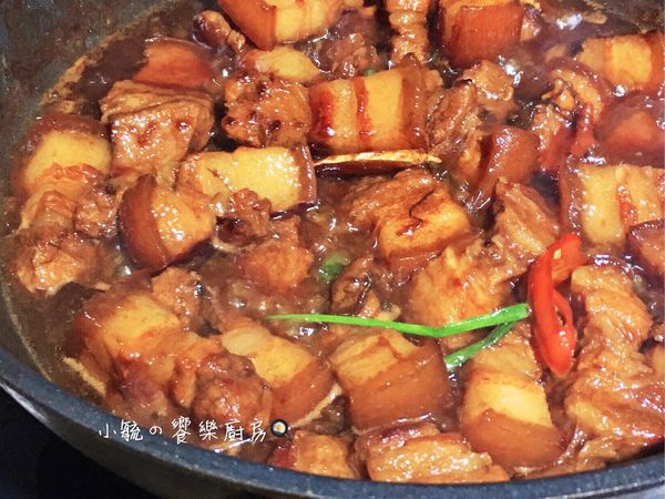 煮至醬汁收汁，且已上色入味口感軟爛就可以關火了。