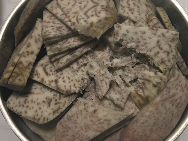 蒸好的芋頭用筷子輕戳就散開的狀態⋯⋯