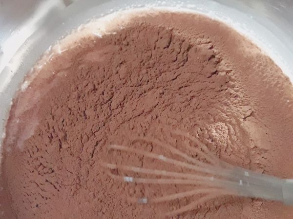 從中心的持續攪拌(由中間往外)