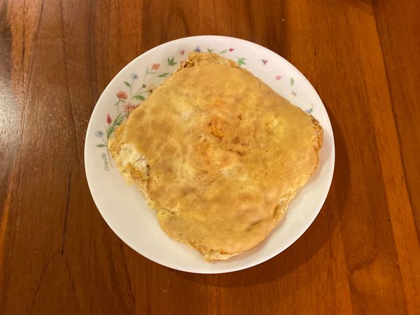 上軟下酥好吃歐！有吃火腿的人也可加火腿在中間更美味。