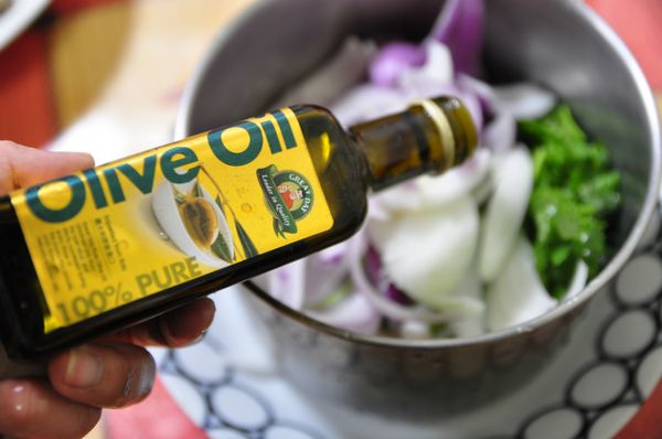 加入約3大匙健康美味的【得意的一天橄欖油】拌勻