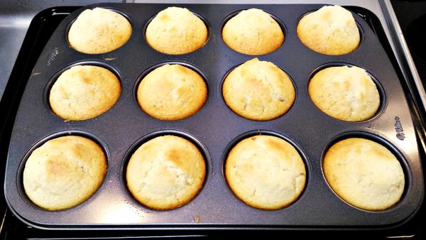 讓瑪芬冷卻大約10分鐘,
再將瑪芬從蛋糕模中取出