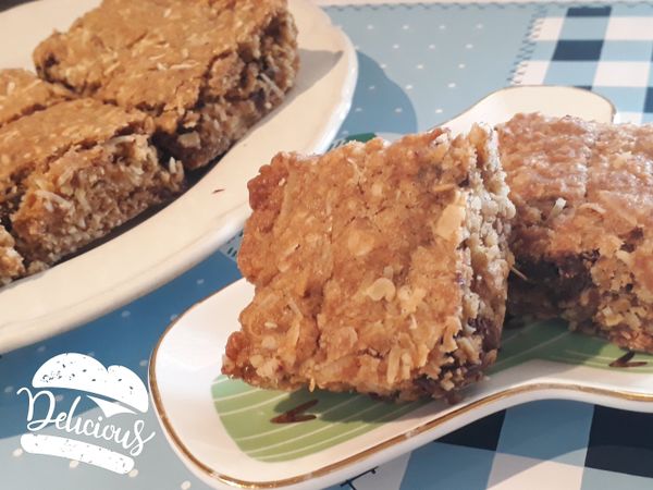 放入已預熱開風扇180度焗爐，焗15分鐘
放涼後才切件