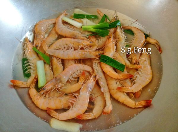 17.再放入白蝦。