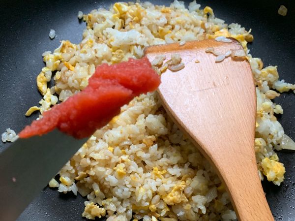 1.加入明太子
2.加入少許醬油（上色）