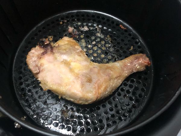 時間到，將雞腿翻面，
設定溫度180°C/時間10分鐘