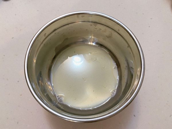 牛奶+玉米油混合均勻